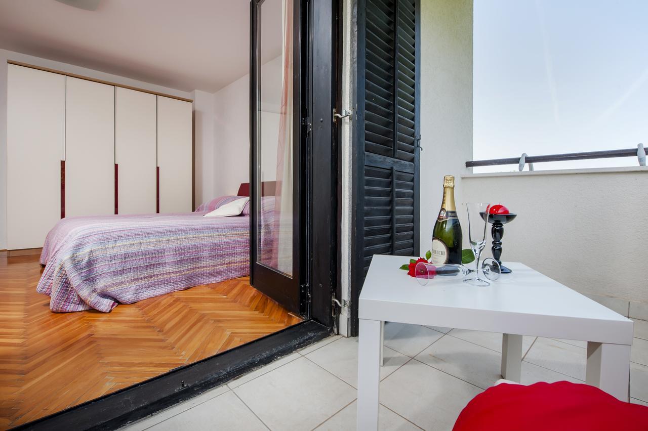 Cerin Apartment Rovigno Esterno foto