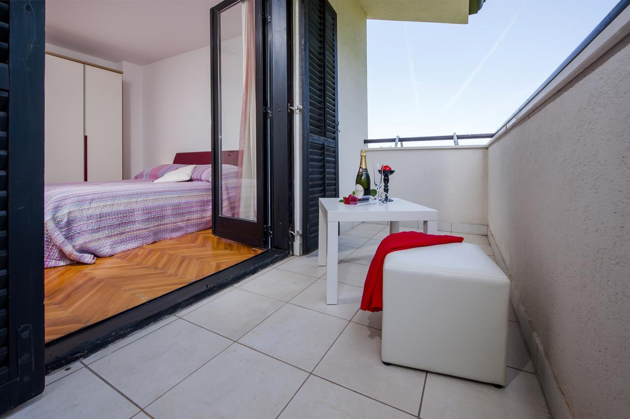 Cerin Apartment Rovigno Esterno foto