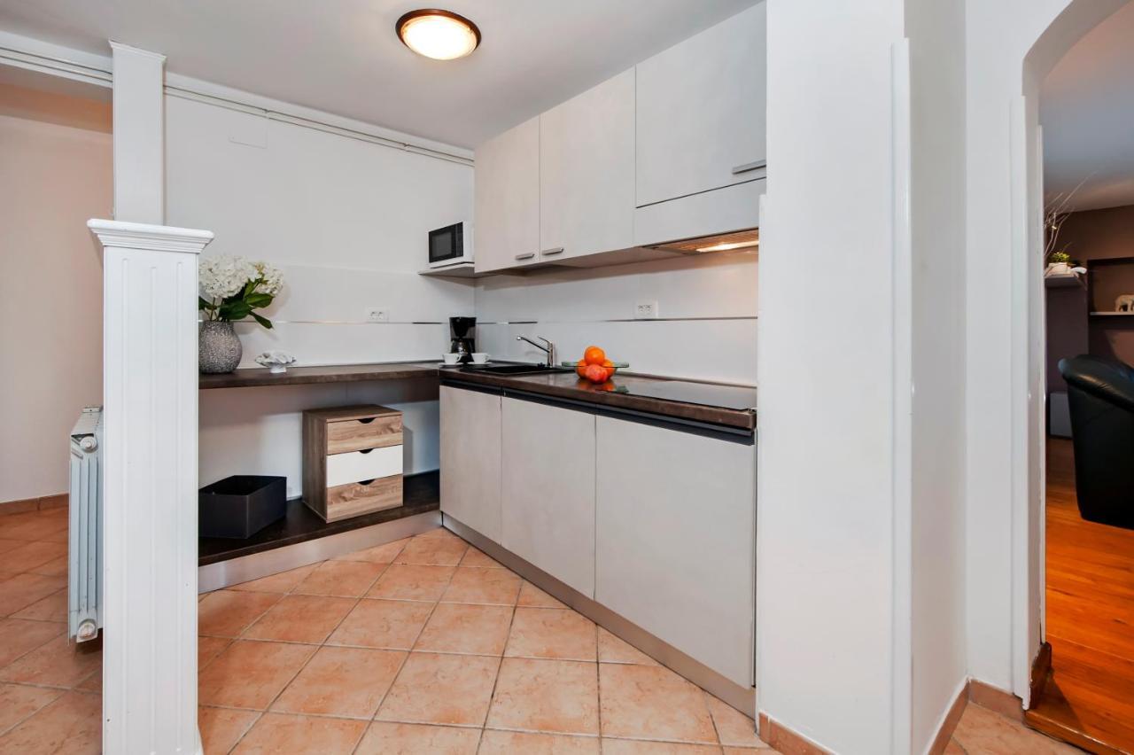 Cerin Apartment Rovigno Esterno foto