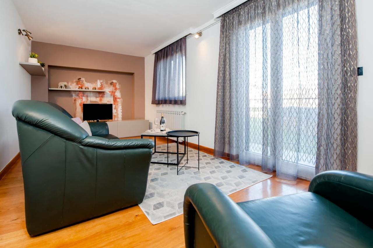 Cerin Apartment Rovigno Esterno foto