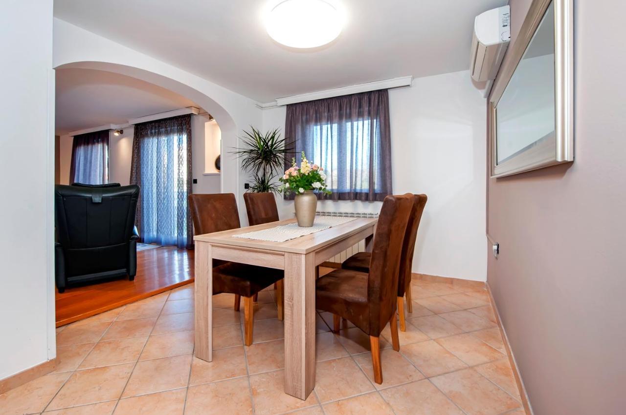 Cerin Apartment Rovigno Esterno foto